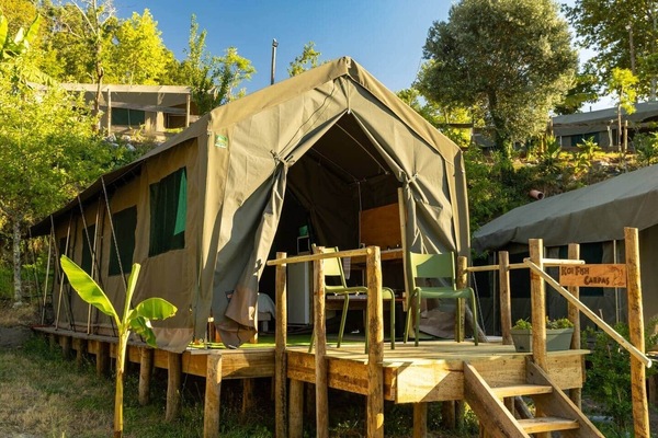 We have 12 unique units, each with its own name and character. This picture shows the exterior style of the units.