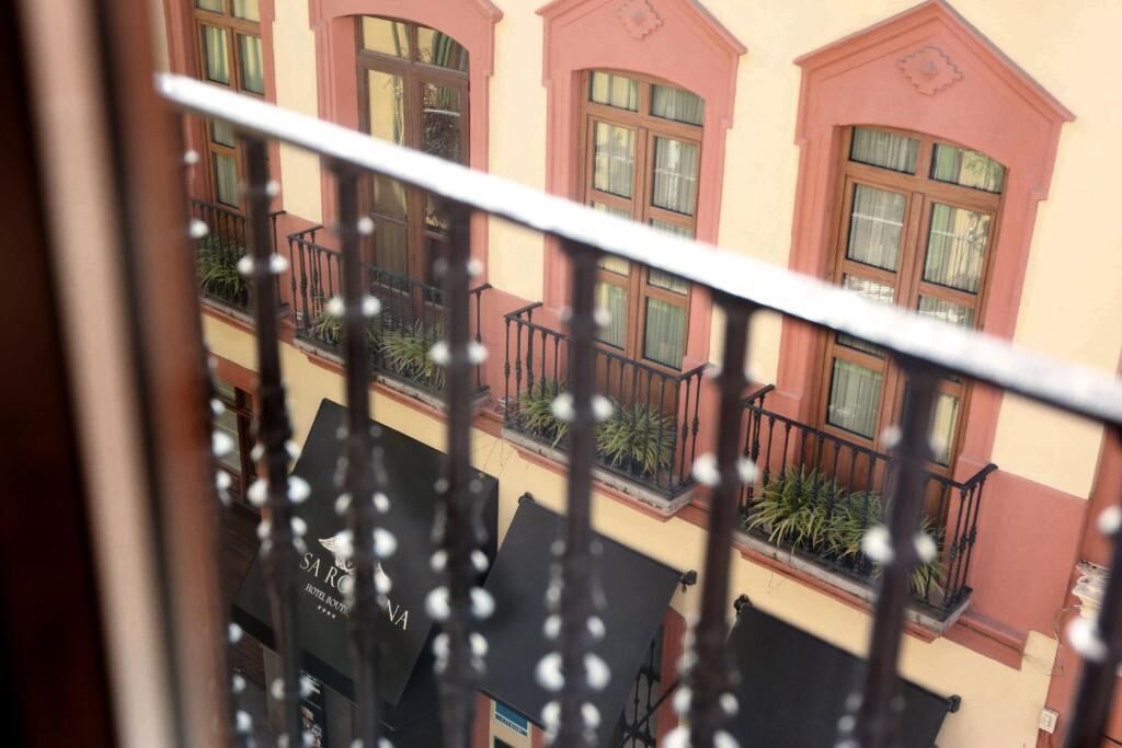 Deluxe Double or Twin Room, Balcony | Interior