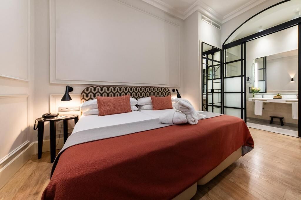 Deluxe Double Room | Free WiFi