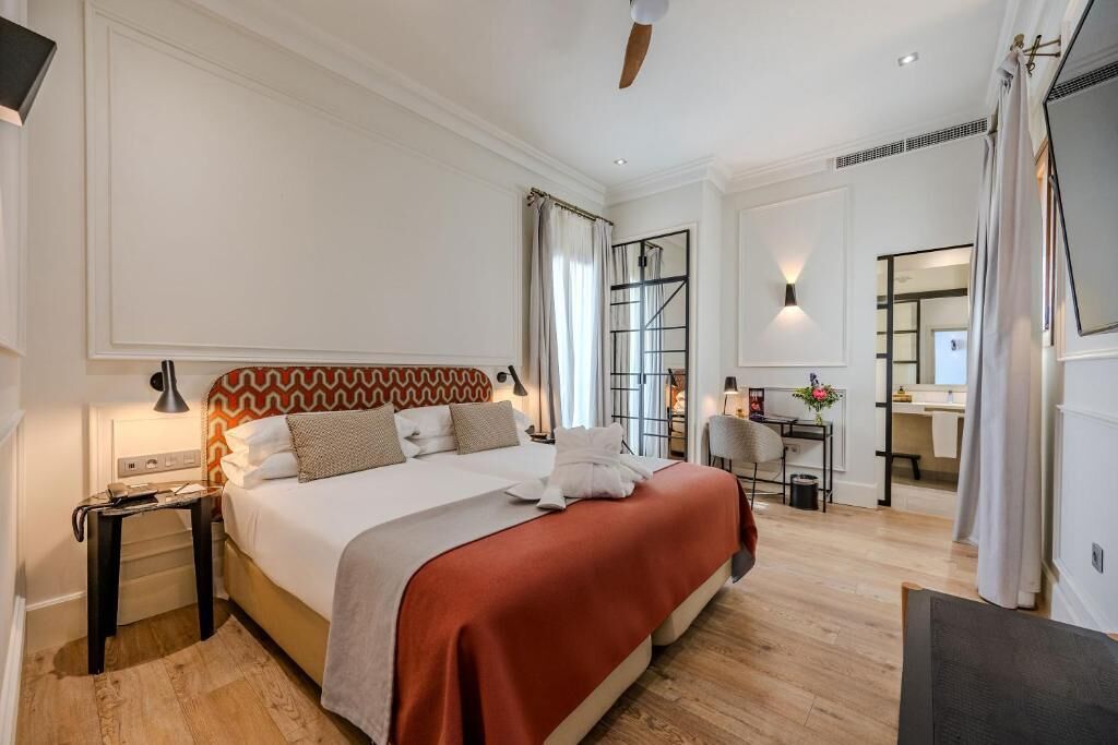 Deluxe Double or Twin Room, Patio | Free WiFi