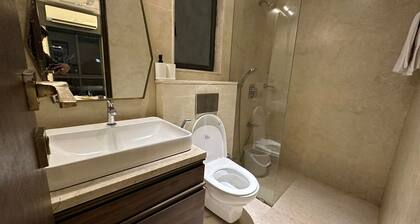 1BR Service Apartment C-1201 BKC By Florastays