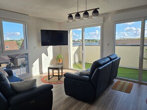 Living area - Cosy apartment near Sceneo and Auchan (Longuenesse)