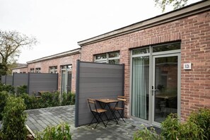 Double Room, Non Smoking, Garden View | Outdoor dining - City Housing Genk (Genk)