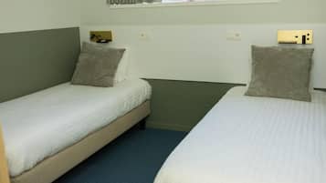 Chambre Double Ăconomique, non-fumeurs | Literie de qualitĂ© supĂ©rieure, matelas mĂ©moire de forme, minibar