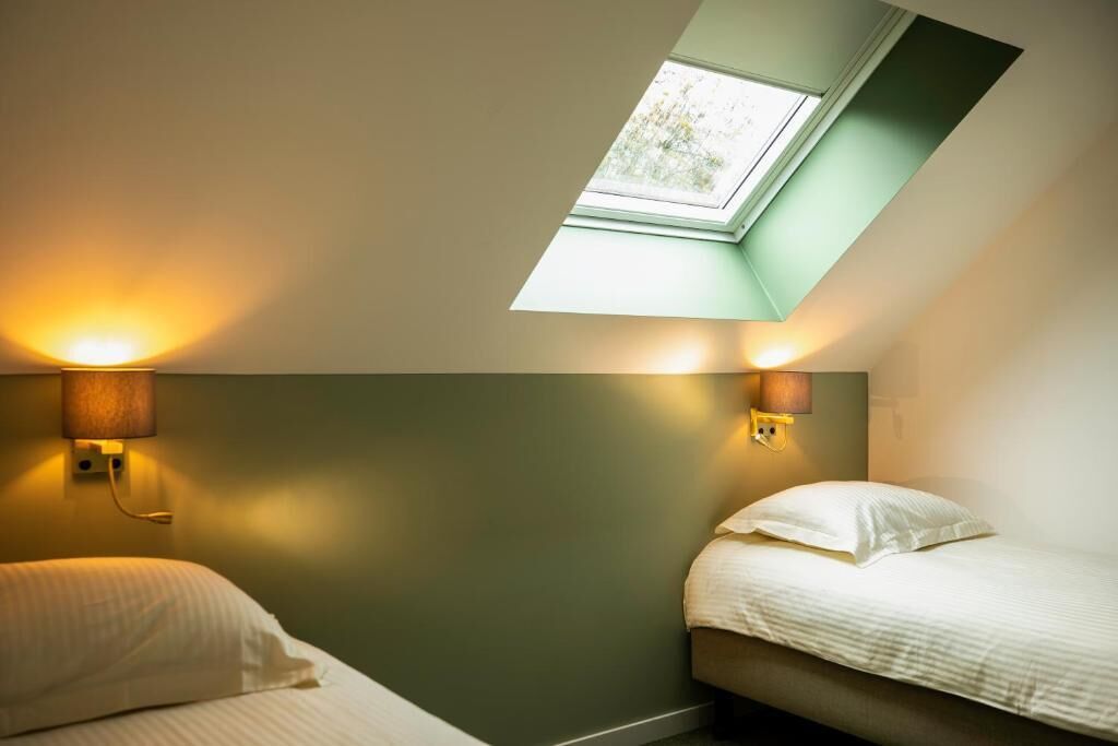 Free WiFi, wheelchair access