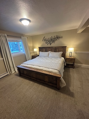 3 bedrooms, iron/ironing board, travel crib, free WiFi