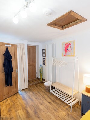 Interior - Stylish 1-Bed Annexe, Free Parking, Malpas, Newport, South Wales (Newport)