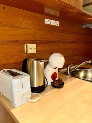 Kaffee und/oder Kaffeemaschine