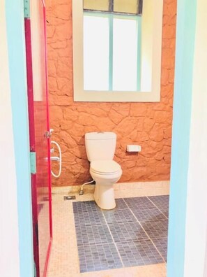 Family Quadruple Room, Balcony, Garden View | Bathroom - Punarjani Ayurvedic Resorts (Udumbanchola)