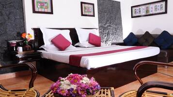 Classic Double Room, Garden View | Free WiFi