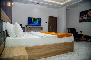 Junior Room, Balcony, City View | Desk, laptop workspace, blackout drapes, soundproofing - NITAWILLY HOTEL (Abuja)