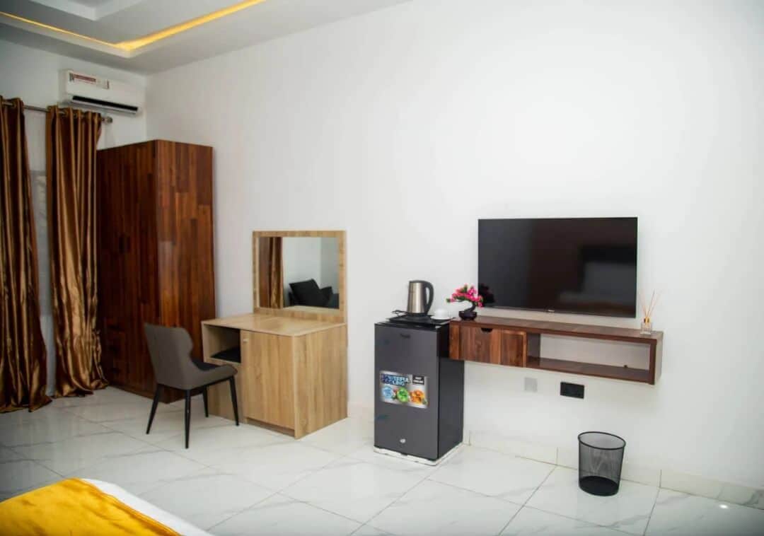 Quarto júnior, sacada, vista para a cidade | Parte interna