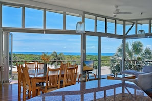 4 bedrooms, Internet - Bedrock Palm Cove I Private Pool I Sea Views I Family Retreat (Cairns)