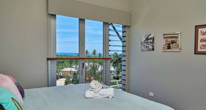 Bedrock Palm Cove I Private Pool I Sea Views I Family Retreat