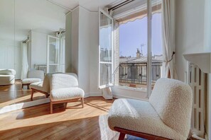 Interior - Passy Glow | 2BR home in the 16th arrondissement (Paris)