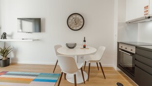 Dining - Cozy Bonfim 3 by Hosty (Oporto)