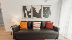TV - Cozy Bonfim 3 by Hosty (Oporto)