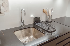 Private kitchen - Cozy Bonfim 2 with a Terrace by Hosty (Oporto)