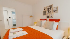 1 slaapkamer, een strijkplank/strijkijzer, reisbedje, gratis wifi