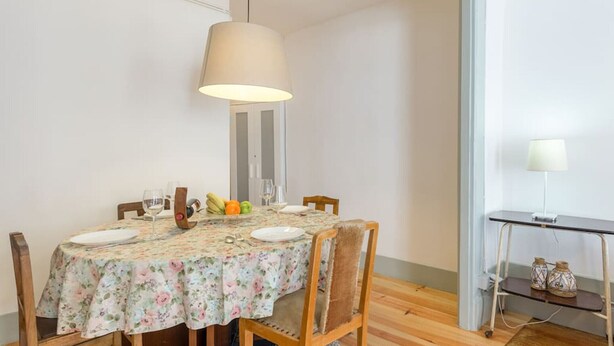 Dining - Charming 2 by Hosty (Oporto)