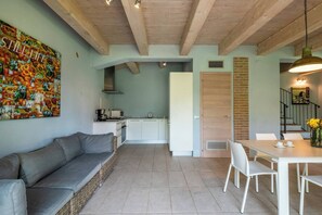Chalet, 2 habitaciones, balcón, vistas al jardín | Interior