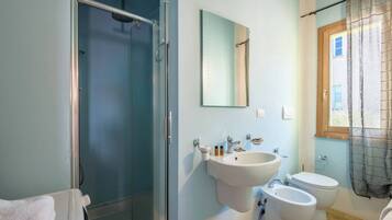 Chalet, 2Â Schlafzimmer, Raucher, Balkon | Badezimmer