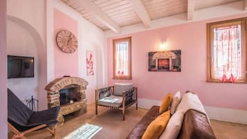 Chalet, 2 slaapkamers, roken, balkon | Woonkamer | Boeken