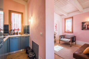 Chalet, 2 camere da letto, fumatori, balcone | Soggiorno | Libri