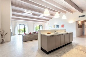 Villa, 3 camere da letto, fumatori, balcone | Interni