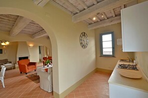 Apartment, 2 Schlafzimmer, Raucher, Balkon | Wohnzimmer