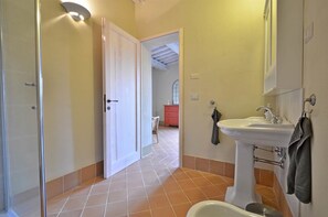 Apartment, 2 Bedrooms, Smoking, Balcony | Bathroom - Apartment Pino - 2 Bedroom Apartment in Tuscany (Trequanda)