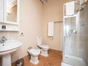Apartment, 2 Schlafzimmer, Raucher, Balkon | Badezimmer