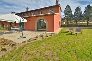 Villa, 3 Yatak Odası, Sigara İçilebilir, Balkon | Açık havada yemek servisi
