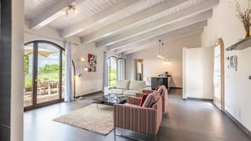 Chalet, 2 chambres, fumeur, balcon | Salle de séjour