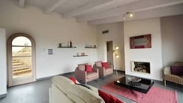 Chalet, 2 chambres, fumeur, balcon | Coin séjour