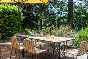 Căn hộ, 3 phòng ngủ, ban công, quang cảnh vườn | Khu ẩm thực ngoài trời