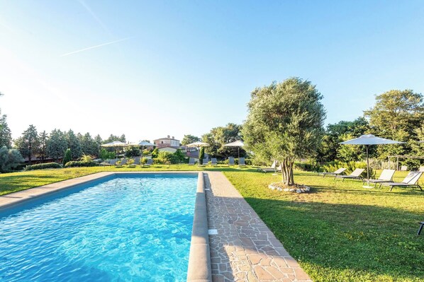 Apartment, 3 Schlafzimmer, Balkon, Gartenblick | Pool | Außenpool