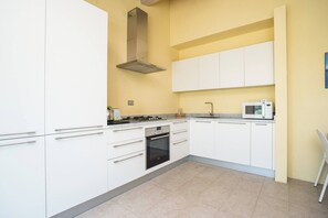 Apartment, 3 Bedrooms, Balcony, Garden View | Interior - Villa Limone - 3 Bedroom Villa in Tuscany (Trequanda)