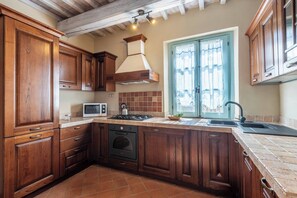 Private kitchen - Apartment Olivo - 3 Bedroom Apartment in Tuscany (Trequanda)
