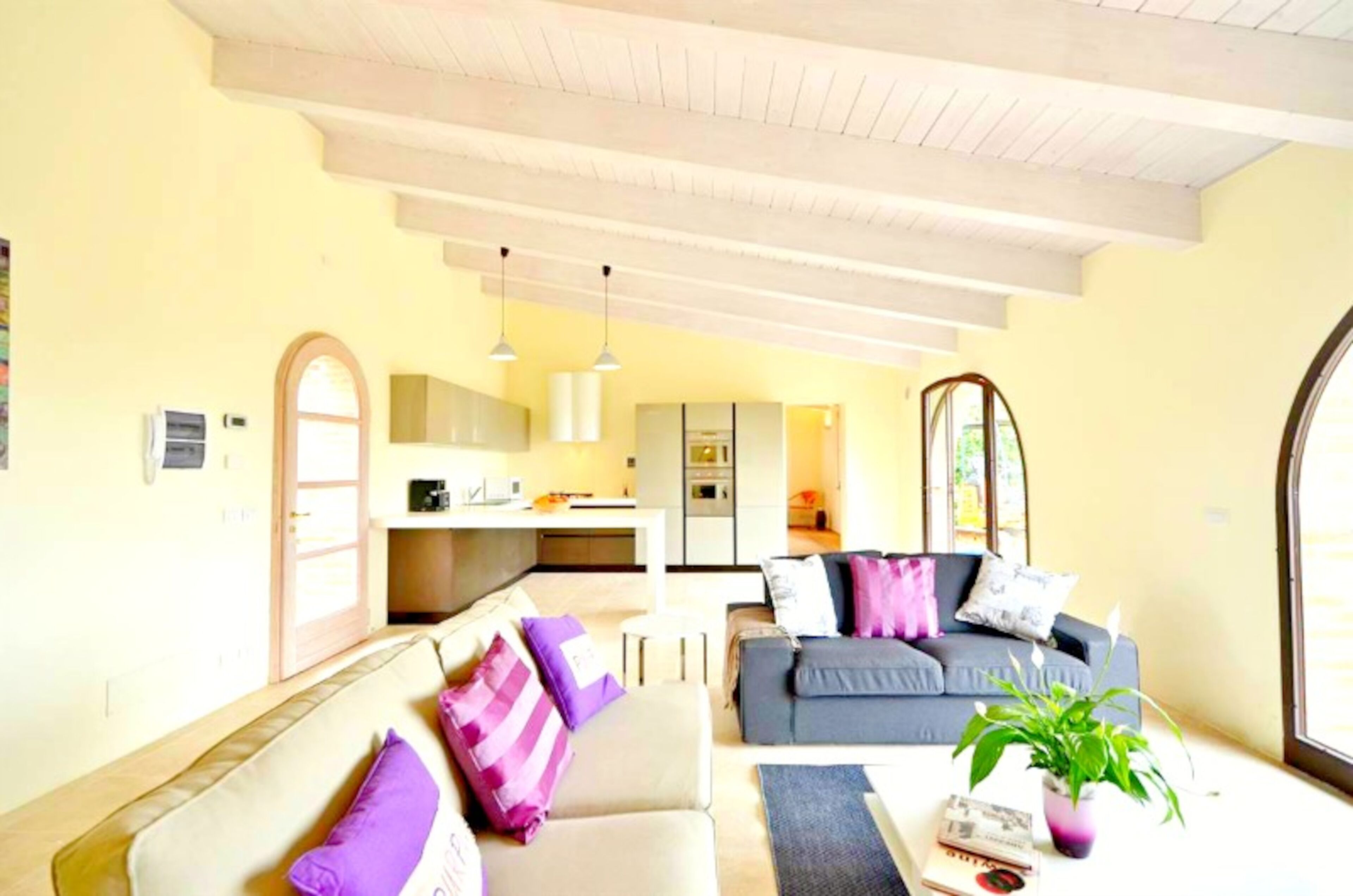 Chalet, 2 Bedrooms, Smoking, Balcony | Living room