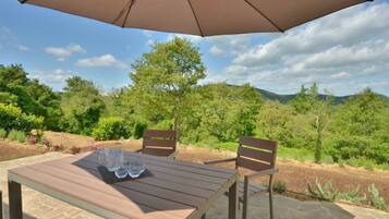 Chalet, 2 Bedrooms, Smoking, Balcony | Outdoor dining