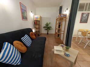Living area - Vieux Nice - downtown - very practical apartment (Nice)