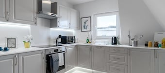 Contemporary 2 Bed Apt in Didcot (Sleeps 7)