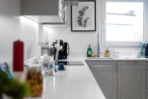 Fridge, microwave, oven, stovetop