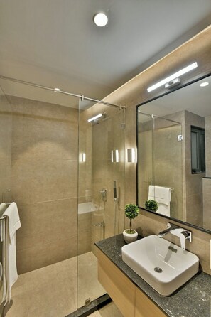 Haartrockner, Seife, Shampoo, Toilettenpapier