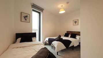 3 bedrooms, iron/ironing board, WiFi, bed sheets