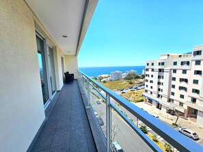 Property grounds - Concordia Apartment with pool and gym located in tourist area (Funchal)