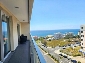 Property grounds - Concordia Apartment with pool and gym located in tourist area (Funchal)