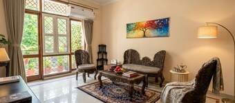 Taj Luxuria by Red Olive10min to Taj Mahal3bhk