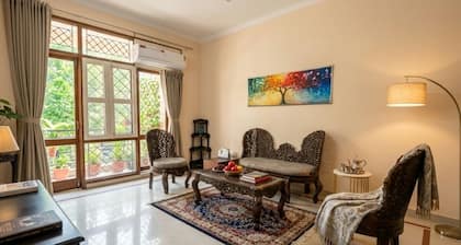 Taj Luxuria by Red Olive10min to Taj Mahal3bhk